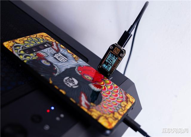 键盘|将快充融入机箱，省去快充头，充电环保且不失效率