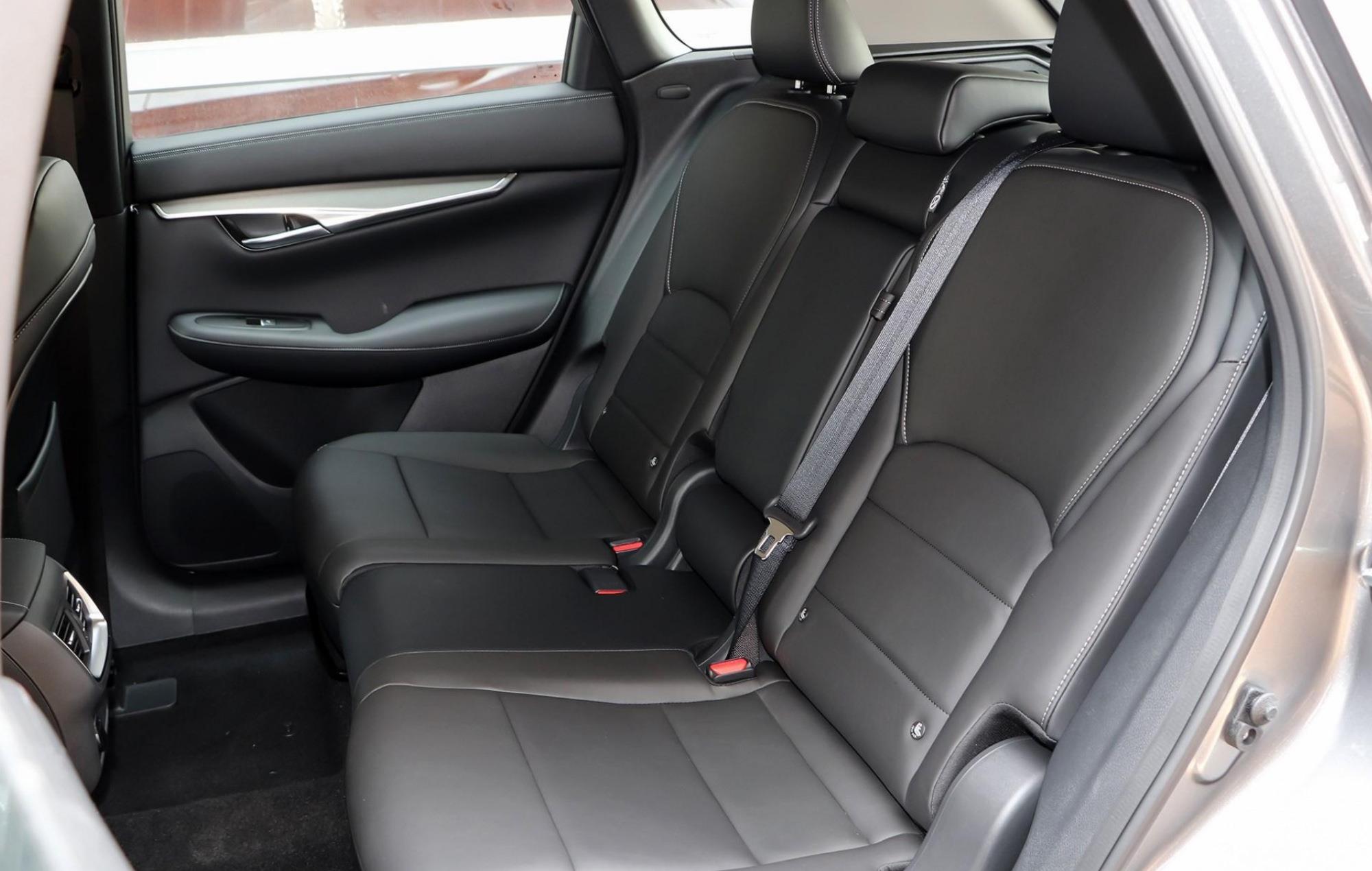 cvt|被忽略的日系“大沙发”，一口气降7万，配CVT油耗7.4L，却无人识