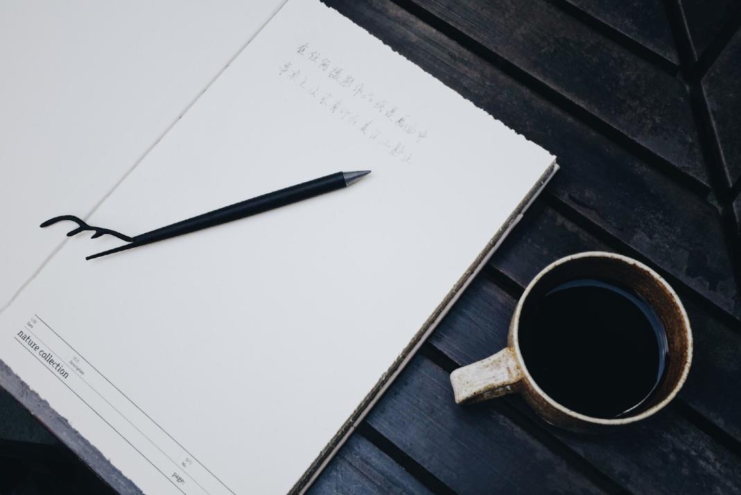 「太空」迪拜19岁男孩发明“永恒笔”，一支能用一辈子，而且不需要墨水