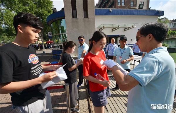 浙江省|浙江考生提前20分钟交卷，直言“考题太简单”，成绩出来都傻眼了