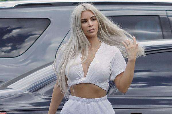 詹雯婷▲卡戴珊“真人”长啥样？画风突变成“清水芙蓉”，妆前妆后判若两人