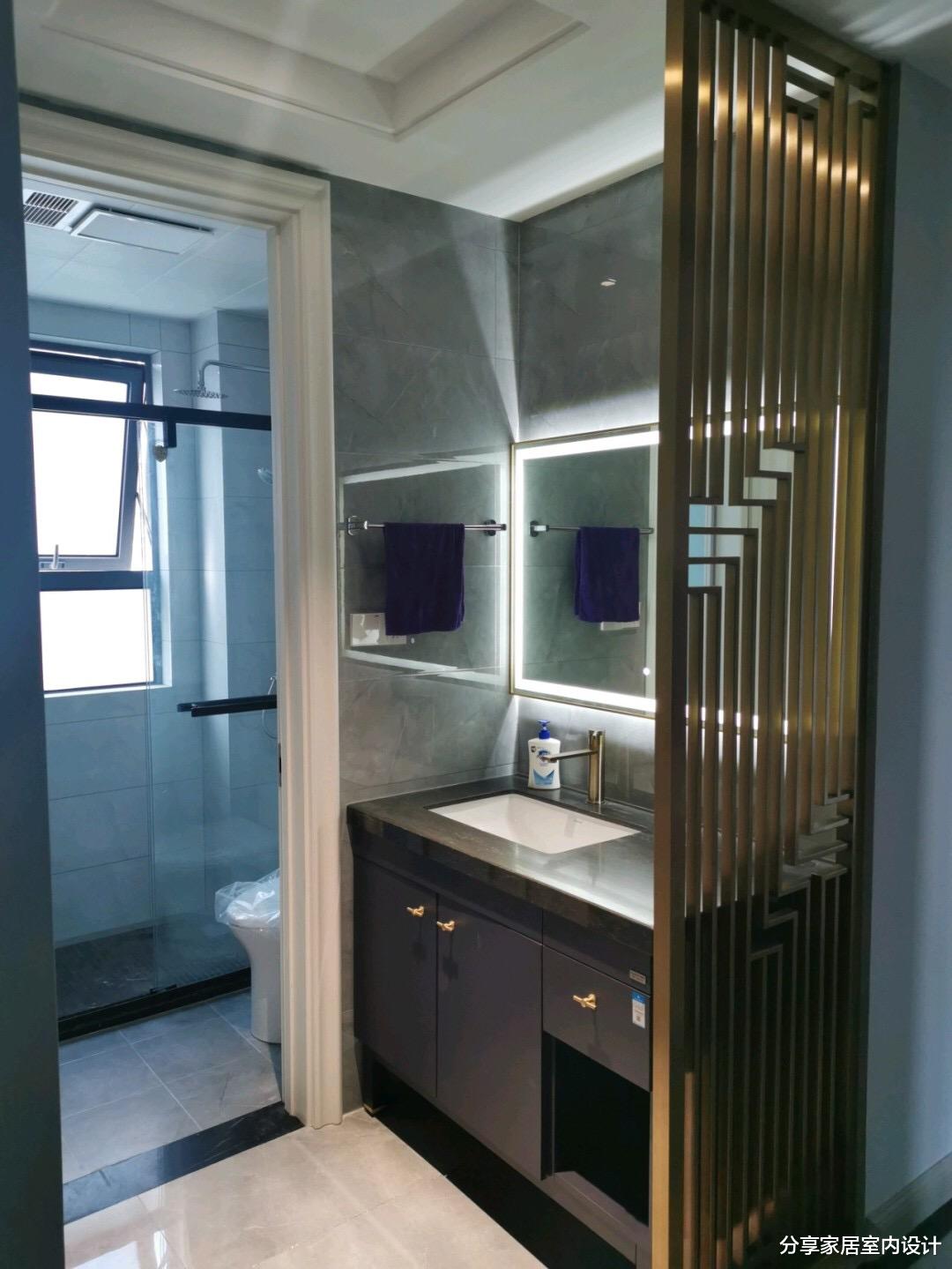 『』学她家装修,电视墙很大气,过道打柜子太实用了,全屋都很喜欢!