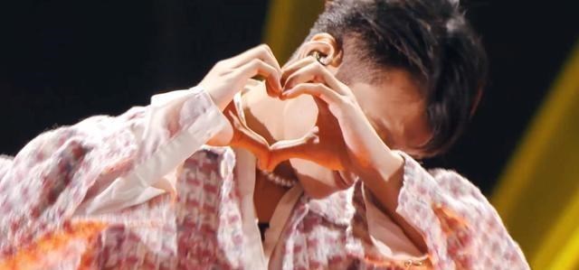 李嘉格|《中国新说唱》：151个女性评审把仅剩的女rapper淘汰了，真搞笑