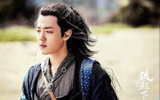 「销售额」肖战新歌霸榜:这该死的、躁动不安的才华啊!