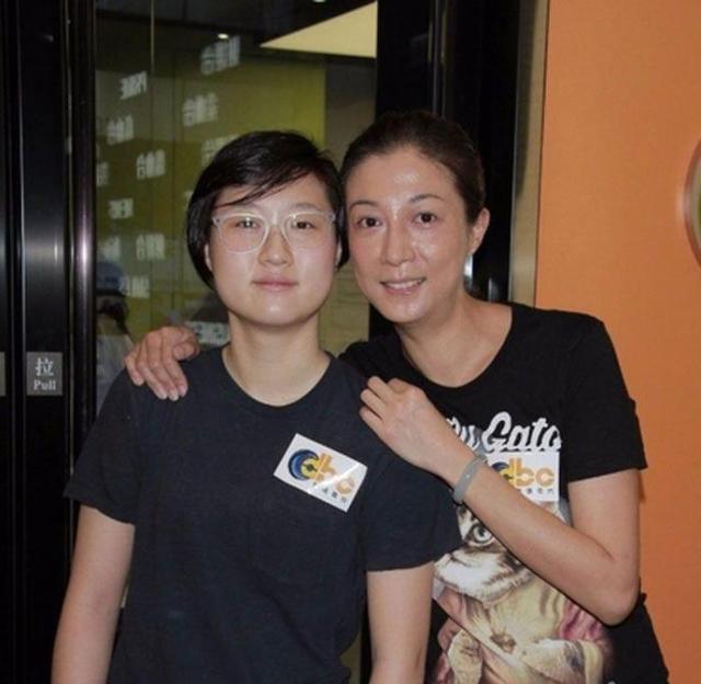 吴绮莉|吴卓林32岁太太自称患病无法工作，婆婆吴绮莉不忍了，公开拆穿