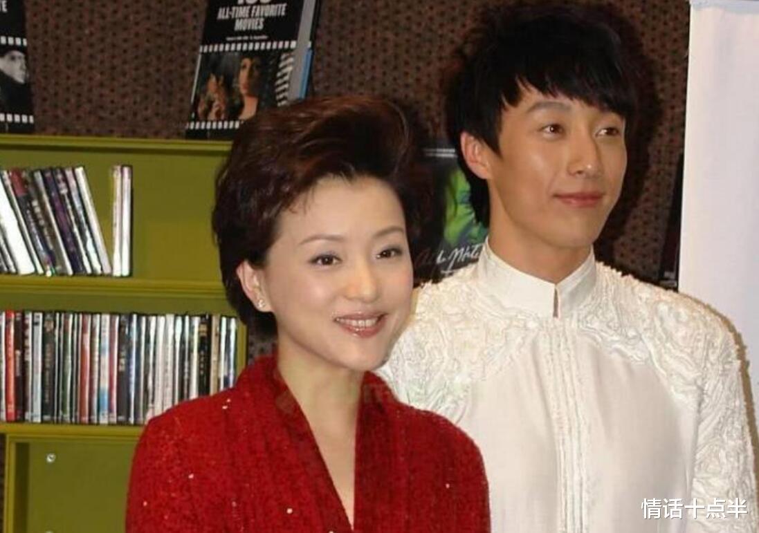 50岁杨澜一家近照女儿和爸爸一个模样儿子颜值高