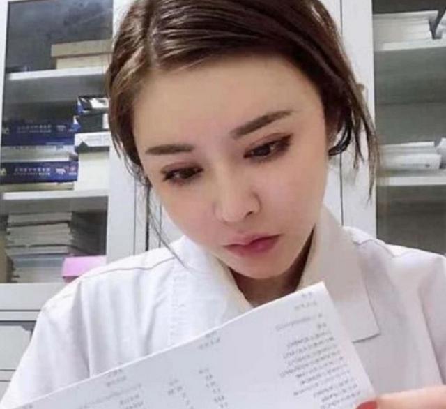 护士|还记得那个全身是肌肉的女护士吗？被称“女版强森”，如今怎样？