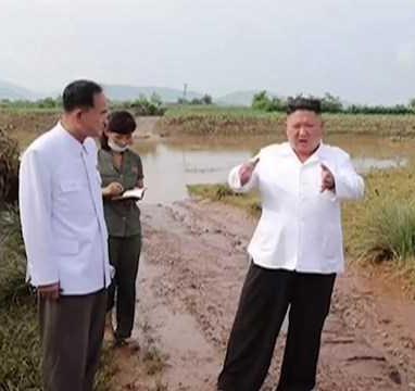 浙江省|金正恩亲驾SUV奔赴灾区，朝鲜央视曝光车型引关注：释放啥信号？