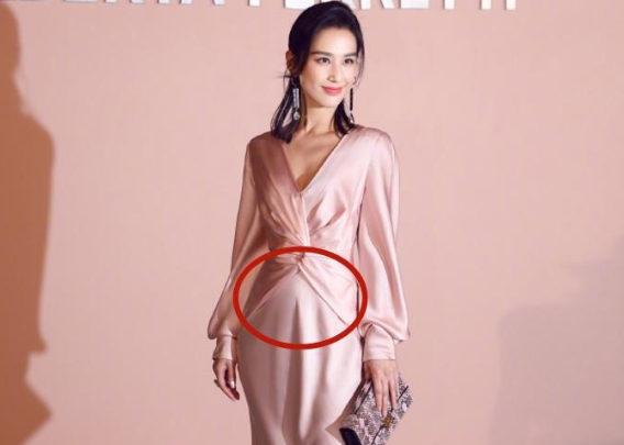 黄圣依|有种“炫富”叫黄圣依的睡衣，当得知睡衣价格后，网友：贫穷限制了想象