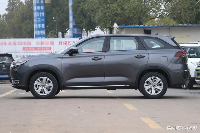 欧尚x7|长安又添一悍将,7.77万搭蓝鲸动力,每公里4毛,比皓影帅气