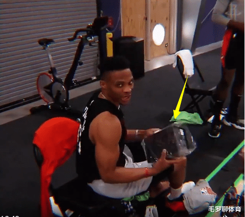 湖人队|威少现身训练三分10中8，一点看不出受伤，休战真因或为击溃湖人