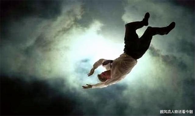 科学家@睡觉时突然抽搐一下，是大脑在检测我们是否死亡？科学家这样解释