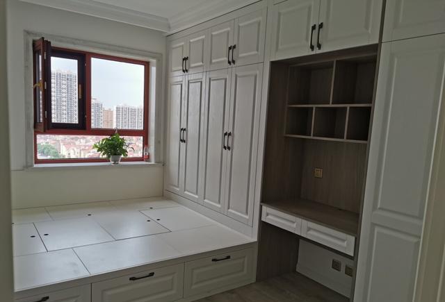 |晒晒全屋定制的新房，家具一入场大气上档次，客餐厅水晶灯太美了