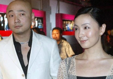 徐峥|有种“实在”叫徐峥一家，当镜头往下移后，网友：我这是瞅到了些啥？