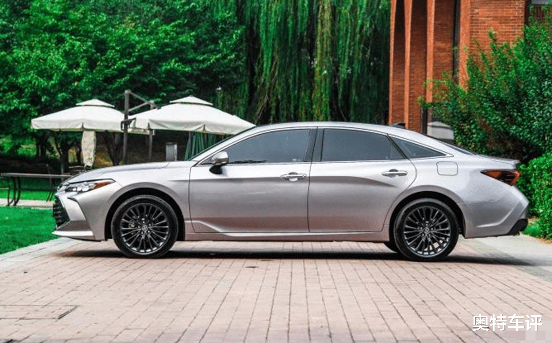 亚洲龙|亚洲龙打响“价格战”！一口气降至16.98万，是被市场逼的？