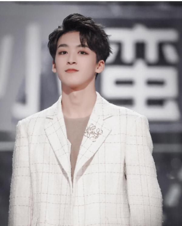 「张子枫」2020年即将参加高考的明星，全是实力派，第四位学校抢着要