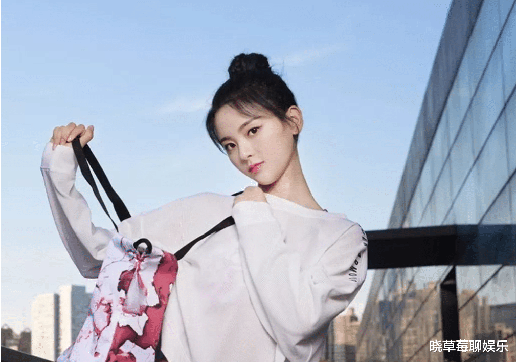 杨超越▲杨超越有个很珍贵的点,是她身上具有时代结晶和开山者的特性