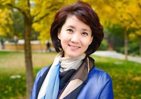 「电影」比董卿名气还大的主持人,主持26年零失误,结婚15年都无儿无女!