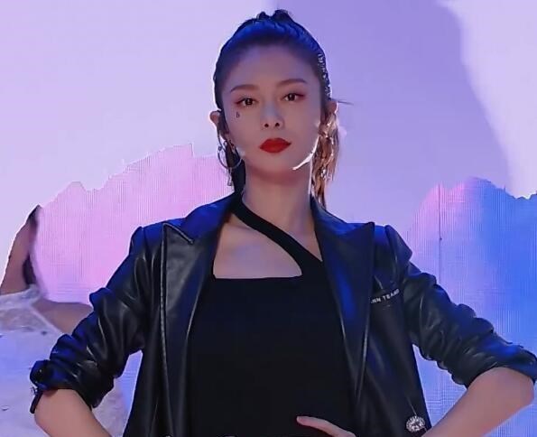 张予曦|傅菁92斤，张予曦80斤，当两人同框，差距全在腿上了