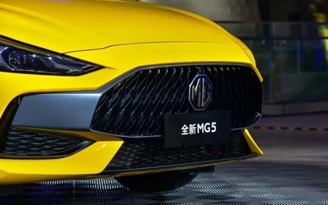 名爵5|终于来了，年轻人的第一台轿跑，8S破百配米其林轮胎，帅气不输思域