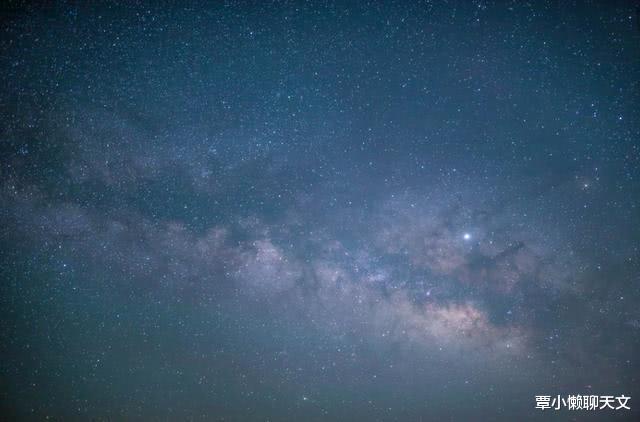 恒星:宇宙有那么多发光的恒星,为什么宇宙还是漆黑的?