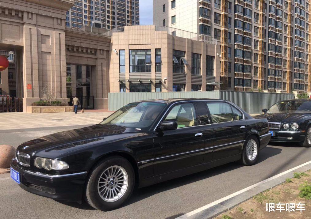【宝马】黄光裕的座驾，宝马L7已卖，剩下两台迈巴赫，车龄已有14年