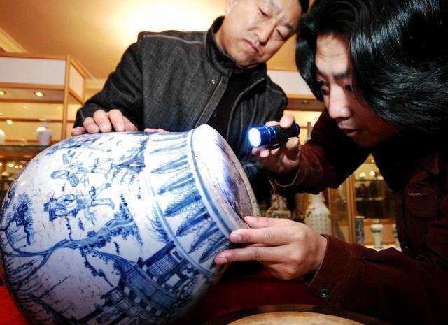 古钱|大哥收藏一件明代瓷器，自己估1000万，专家和你想的不一样