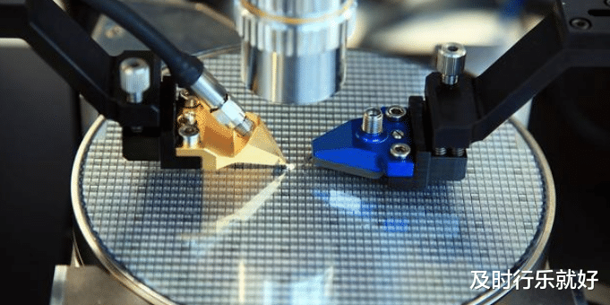 「芯片」国产芯片正式宣布，台积电也没料到，怎么这么快，效率提升1000倍