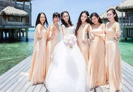 『伴娘团』有一种“伴娘团”叫佟丽娅，当时没有一个红的，如今高攀不起