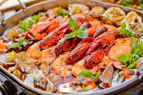 『』夏季，有些海鲜渔民都不吃，下面这个海鲜日历表，真是避坑指南！