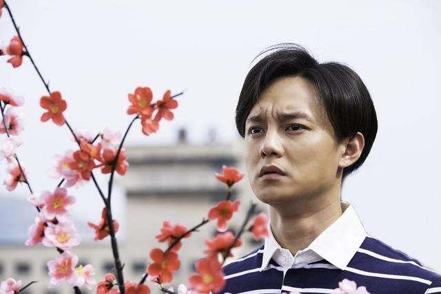 美甲：发型有多重要？尹正长发美艳绝伦，寸头一秒变型男