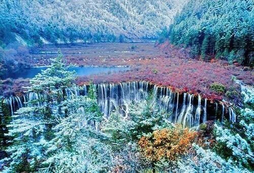 九寨沟|雪后的九寨沟，秋未尽，雪以至，白色与彩色辉映，真令人如痴如醉。