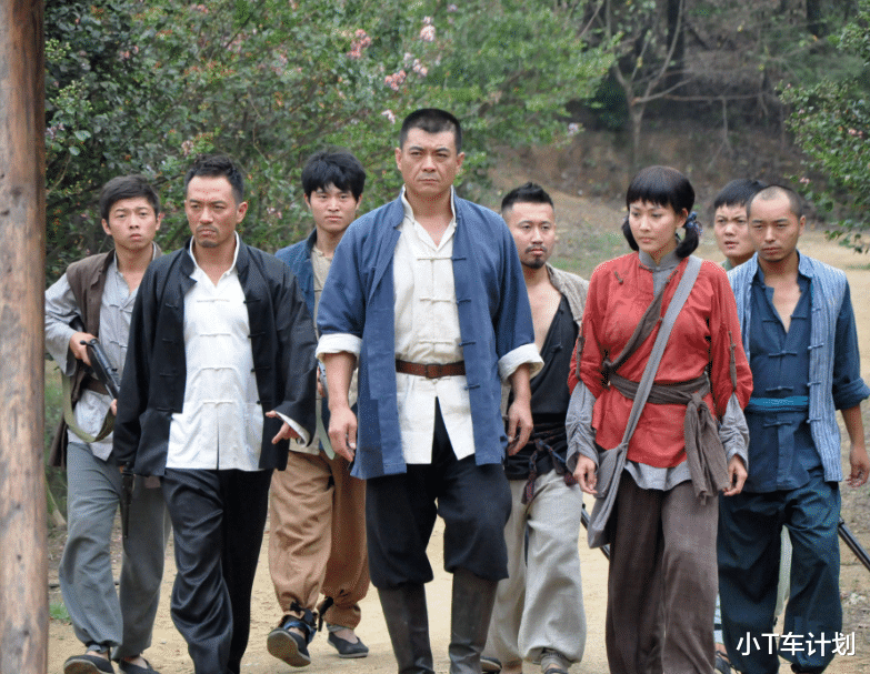 央视▲“央视”叫停的六部抗日神剧，每一部都在侮辱观众的智商！