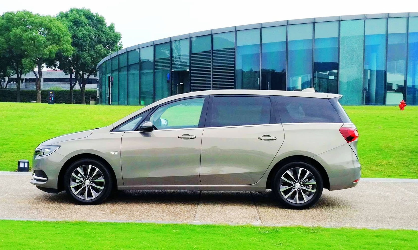 别克gl|别克高端MPV三个月只卖出2辆，降价5万仍无人问津