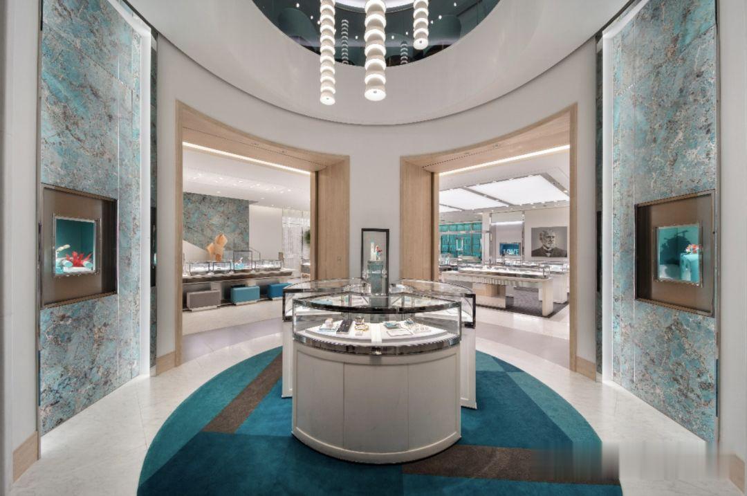 走，去Tiffany喝下午茶