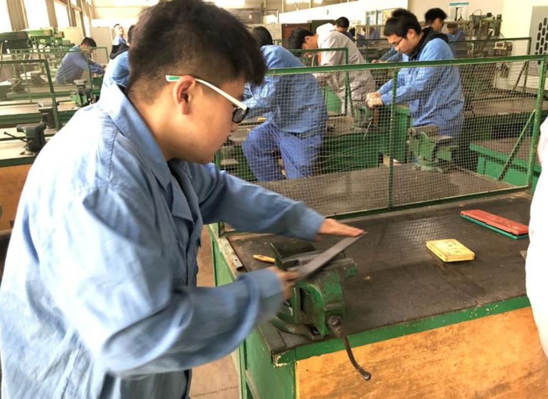 约翰尼·德普|这7个“工科专业”男生报考人数多，竞争相对激烈，但发展潜力大