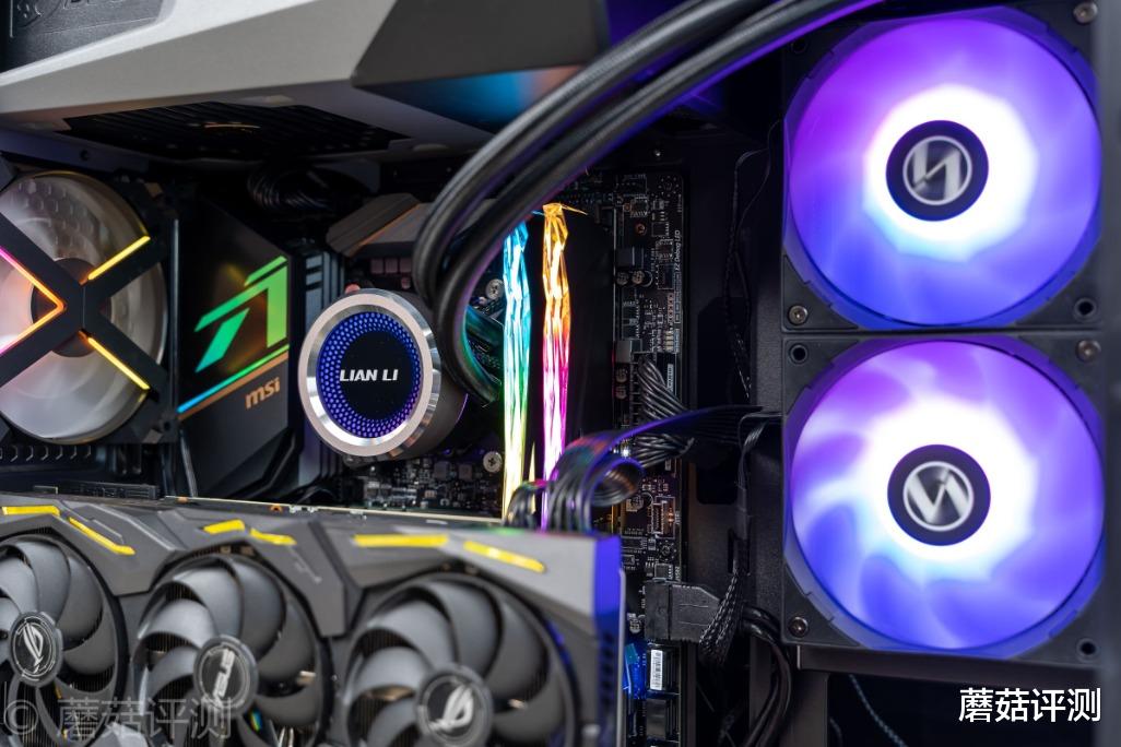 CPU|高颜值，高性能，金属风、LIANLI 极圈240一体式水冷 评测