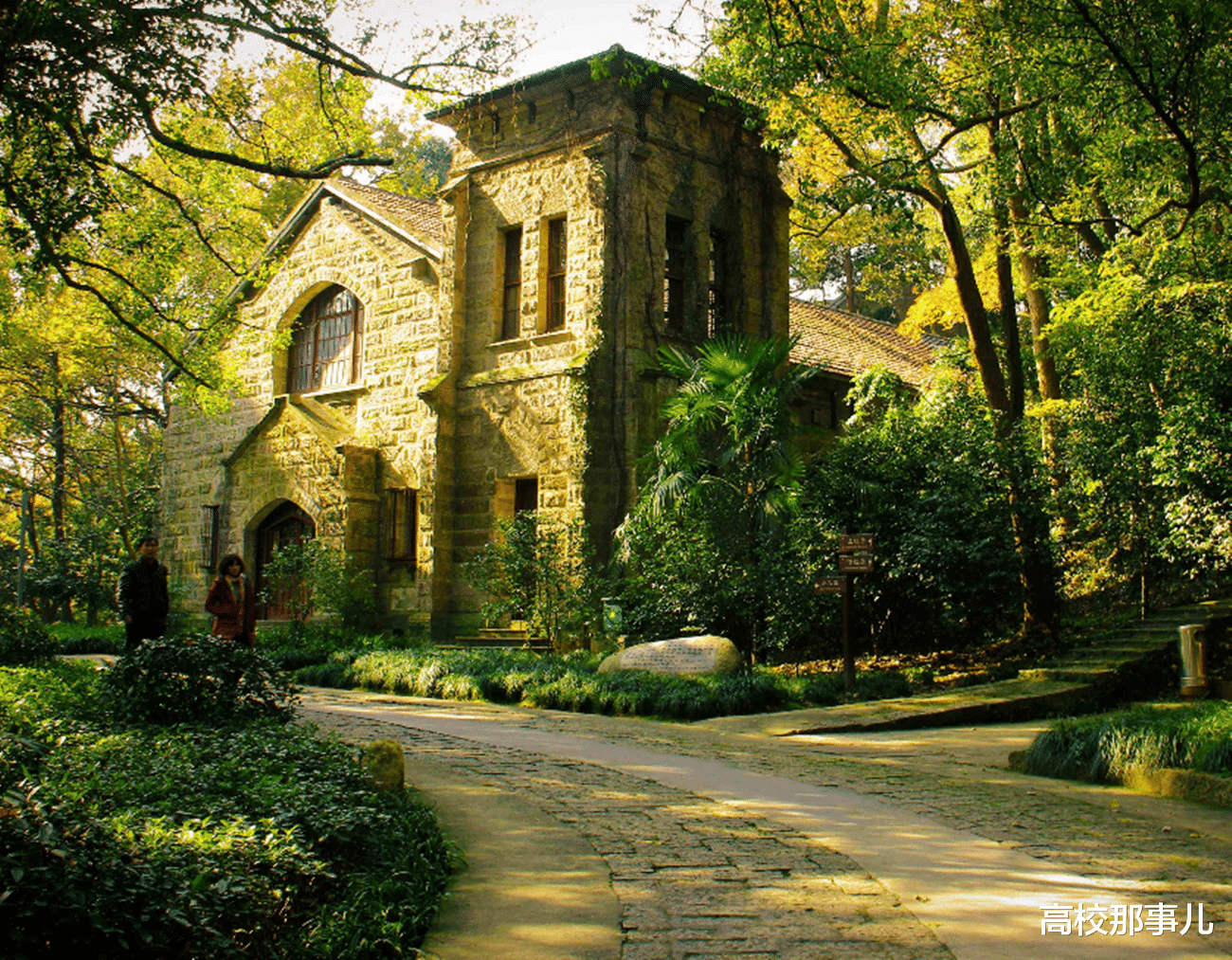 清华大学|中国“影响力最大”的10所大学，清华还是第一名，北大却无缘前十