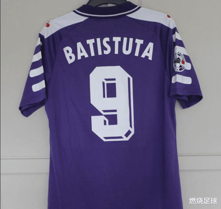 「劳尔」满屏的传奇球星!劳尔晒49件球衣珍藏,来看看都有哪些大咖?