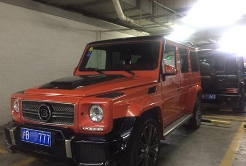 #豪车#上海“超级富二代”秦奋，豪车经常换，唯独这辆SUV不舍得换