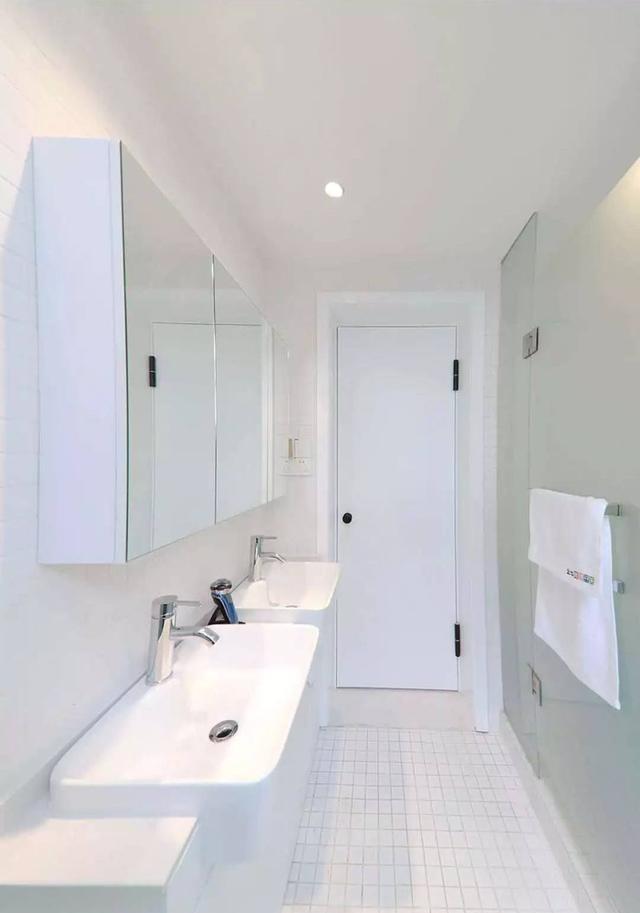 『』卫生间太少不够用？装修时这样做，告别每天清晨争抢卫生间