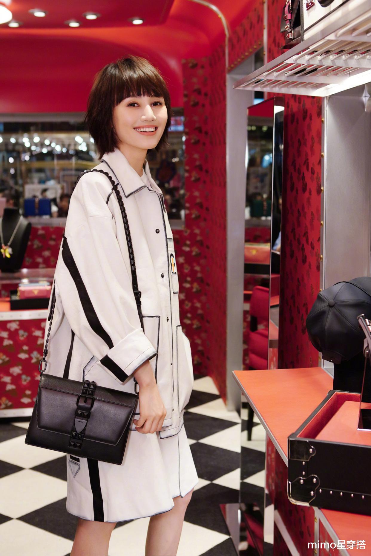 毛戈平@俞飞鸿红裙造型真养眼，遇上齐刘海的袁泉，终于明白高级气质美