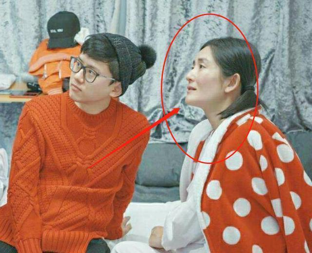 #谢娜#谢娜养“双胞胎女儿”的方式绝了，带娃上街都看不出是双胞胎