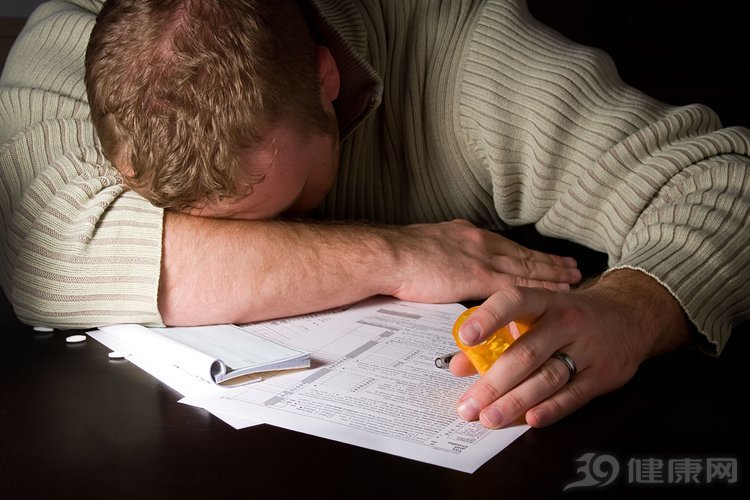 『胃癌』癌症有多痛苦？胃癌晚期的他嘶喊：求求你，让我安乐死吧！