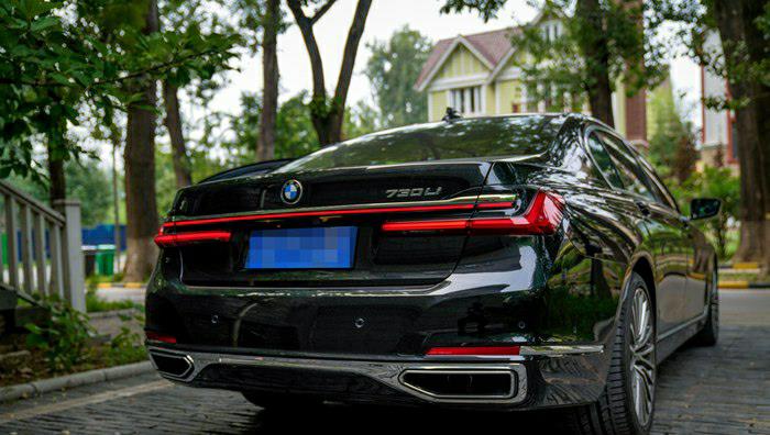 #宝马7系#听个故事:他花80万买了一台2.0T的宝马7系