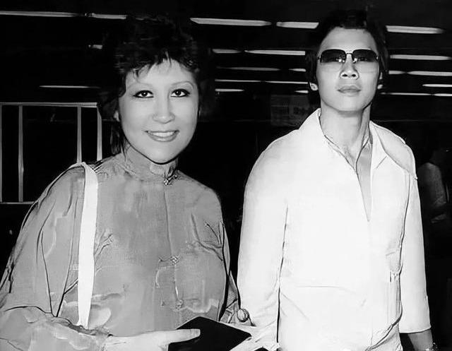 周星驰■向太：我们跟这么多人都好，怎么就遇到周星驰和张柏芝两个白眼狼