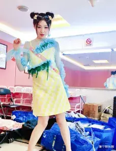 『金靖』金靖转行女团？看她跳《青春有你》主题曲，网友评论很扎心