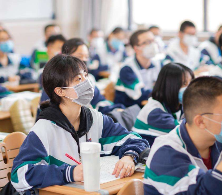 毛坦厂|全面取消中小学课程教育，教育体制应该因地制宜，学生们表示支持