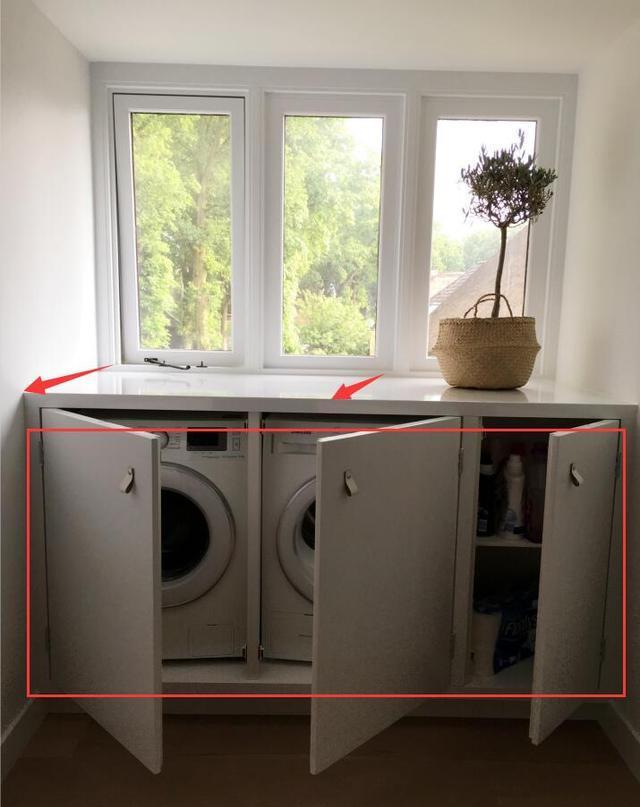 「」灵机一动打个洗衣柜,上面多个60公分窗台,下面还能塞2台洗衣机