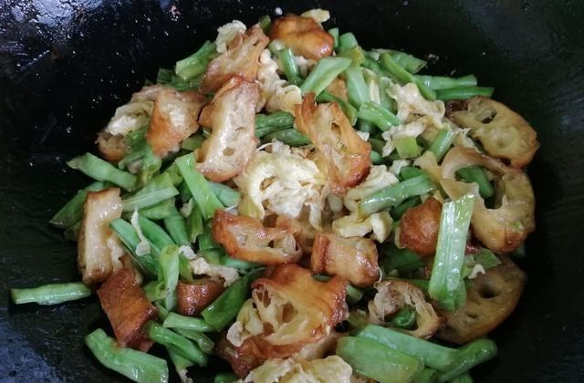 豆浆▲夏天，不吃肉也要吃它，钙是豆浆的4倍，1元1斤，现在正当季